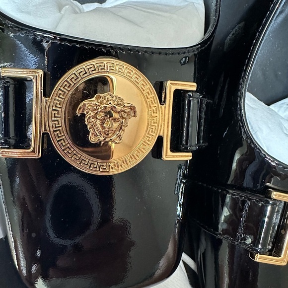 Versace Authentic Black & Gold Medusa Vernice Patent Leather Heeled Pumps 38/7.5 - Picture 3 of 14